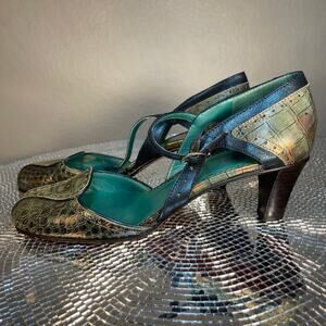 Italian kitten heel Mary Jane shoes size 37